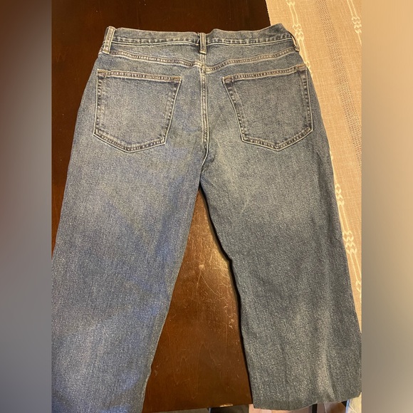 Old Navy Basic Athletic Medium Wash Denim Jeans - Picture 4 of 6